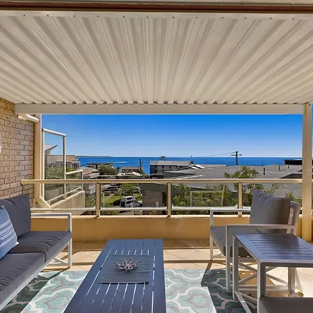 Pacific Breeze 11 Apartment Blue Bay Exterior photo