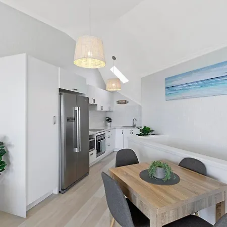 Pacific Breeze 11 Apartment Blue Bay Exterior photo
