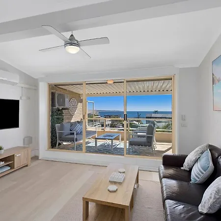 Pacific Breeze 11 Apartment Blue Bay Exterior photo